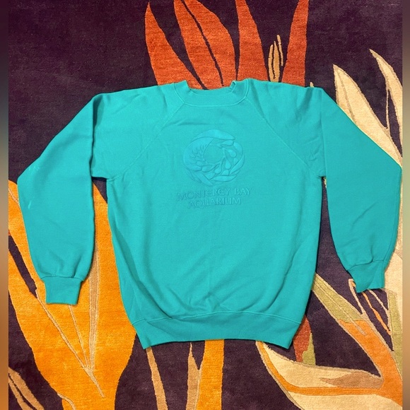 Vintage Monterey Bay Aquarium Crewneck in Turquoise Teal Blue Green - Picture 2 of 3